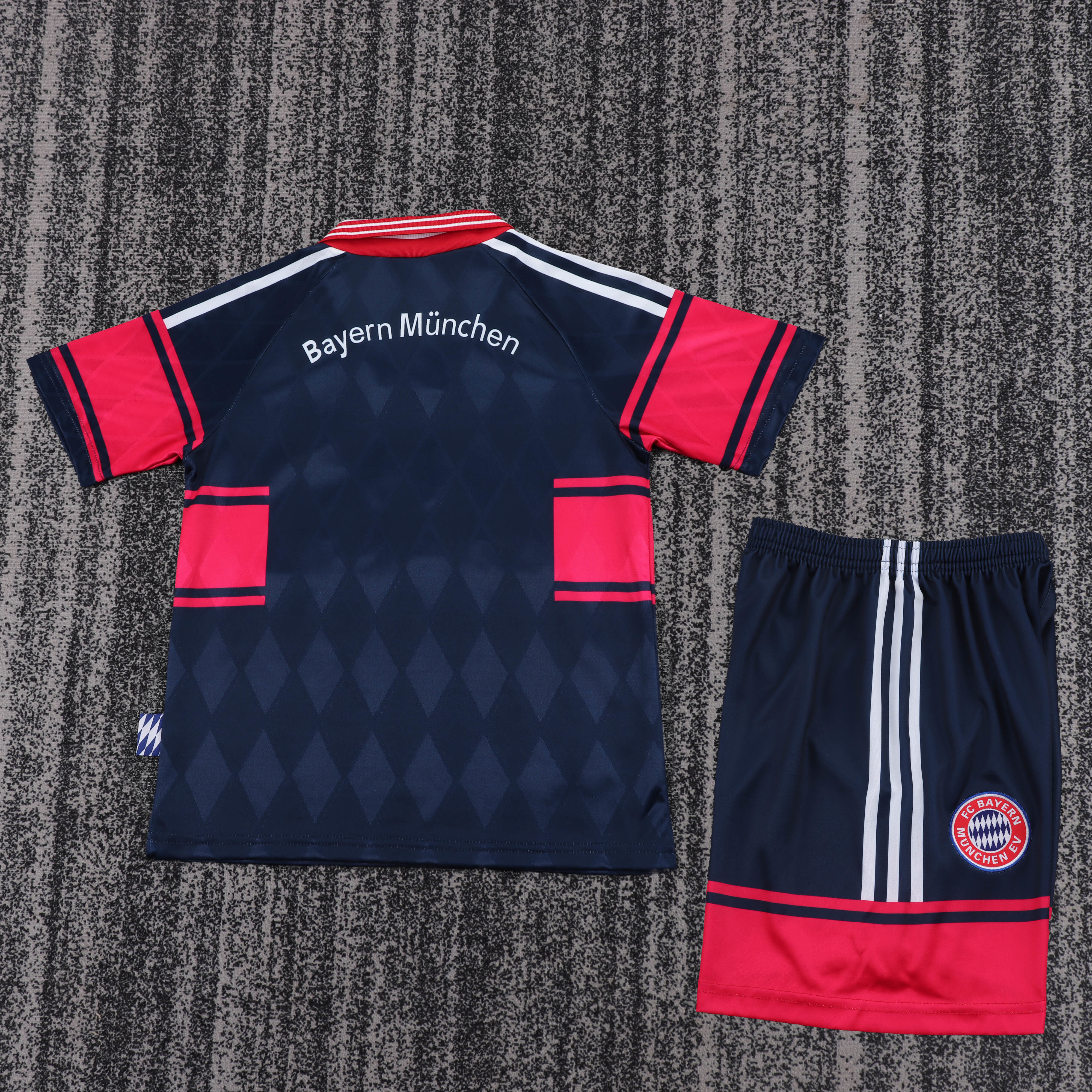 Kids Retro Bayern München 97/99 Home Kit