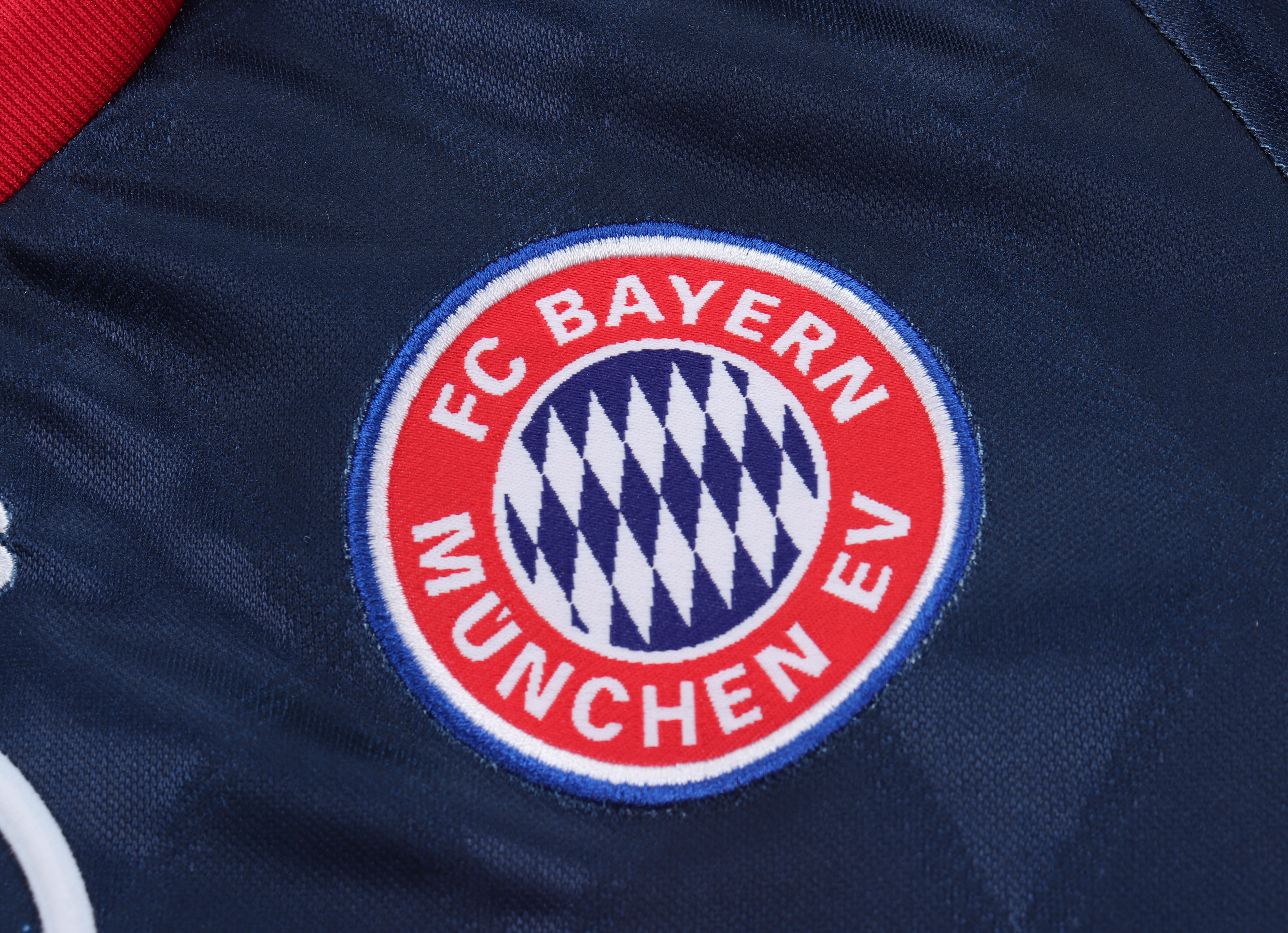 Kids Retro Bayern München 97/99 Home Kit