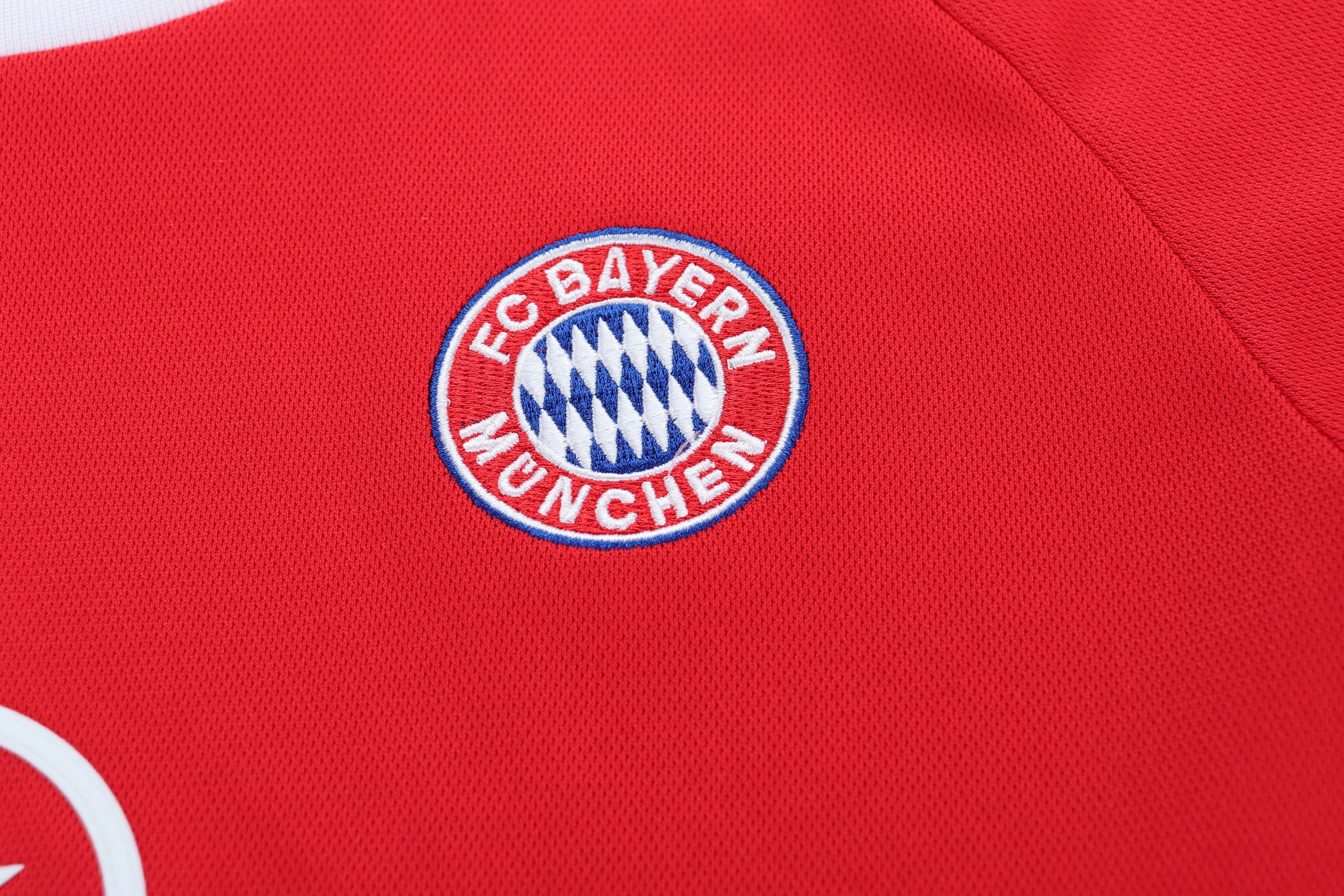 Kids Retro Bayern München 01/02 Home Kit