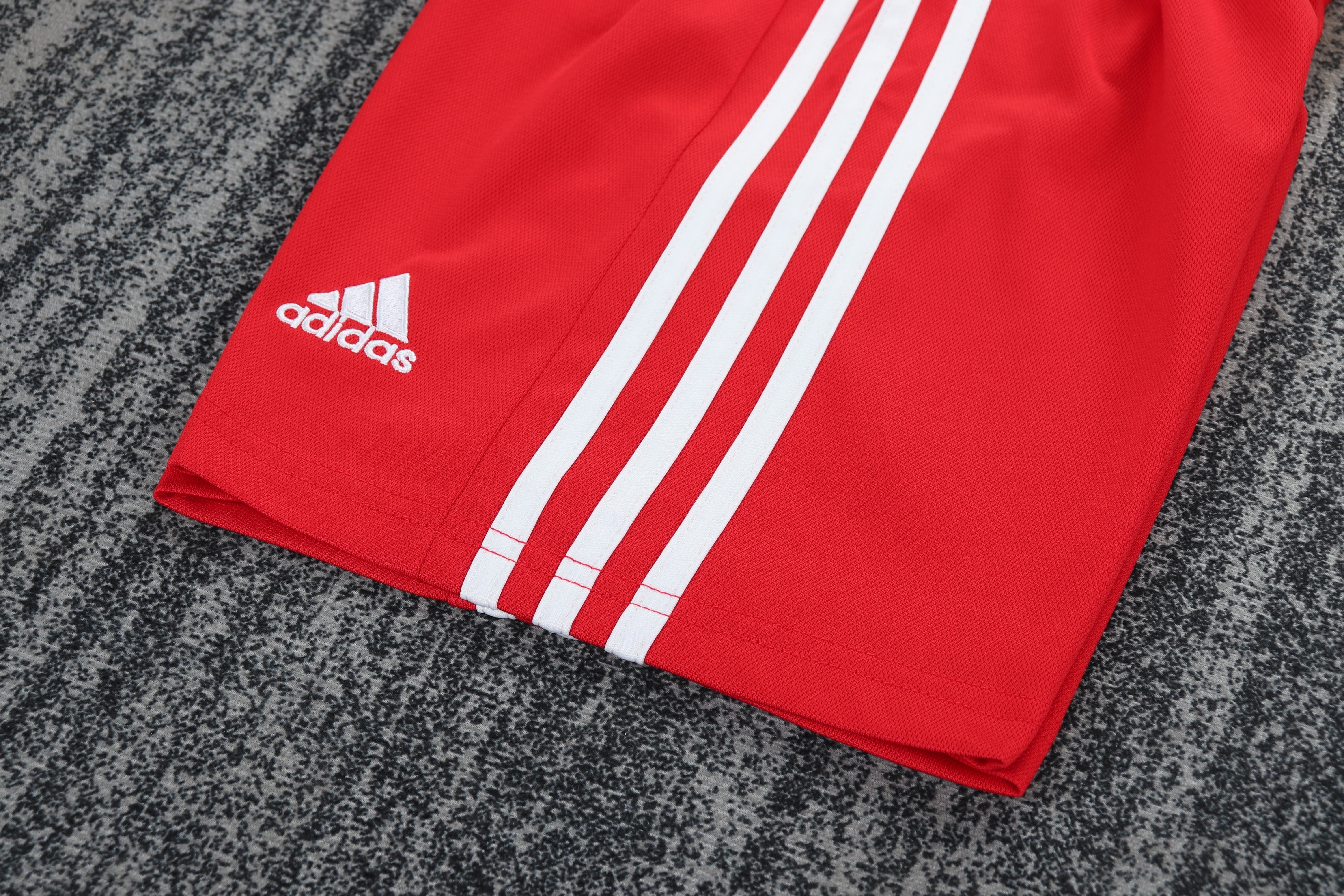 Kids Retro Bayern München 01/02 Home Kit