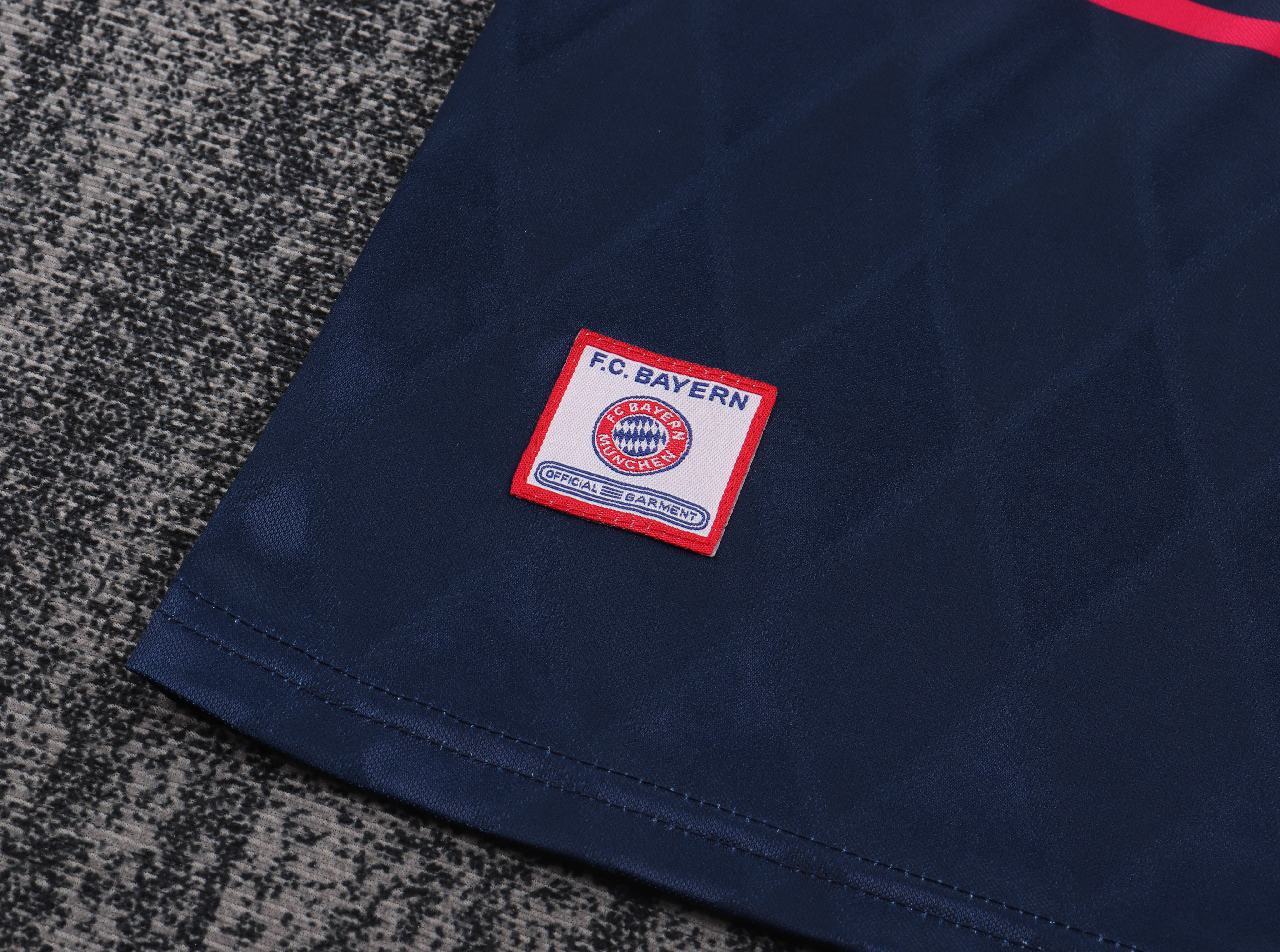 Kids Retro Bayern München 97/99 Home Kit