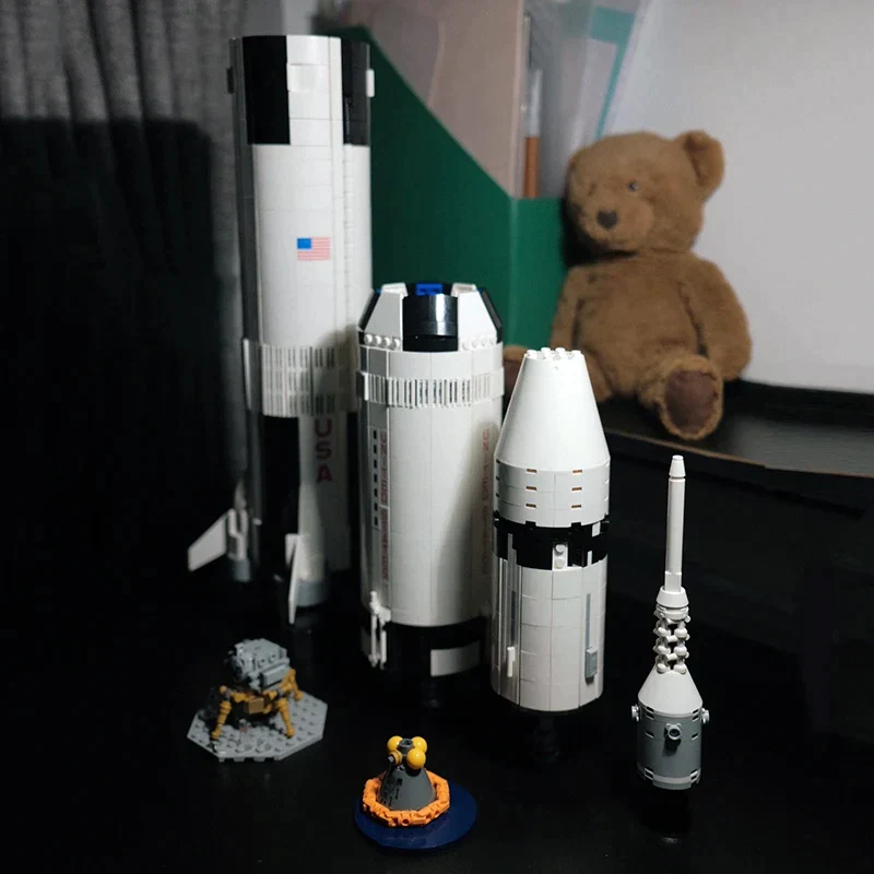 Apollo Saturn V Rocket Building Blocks - ENBRIC