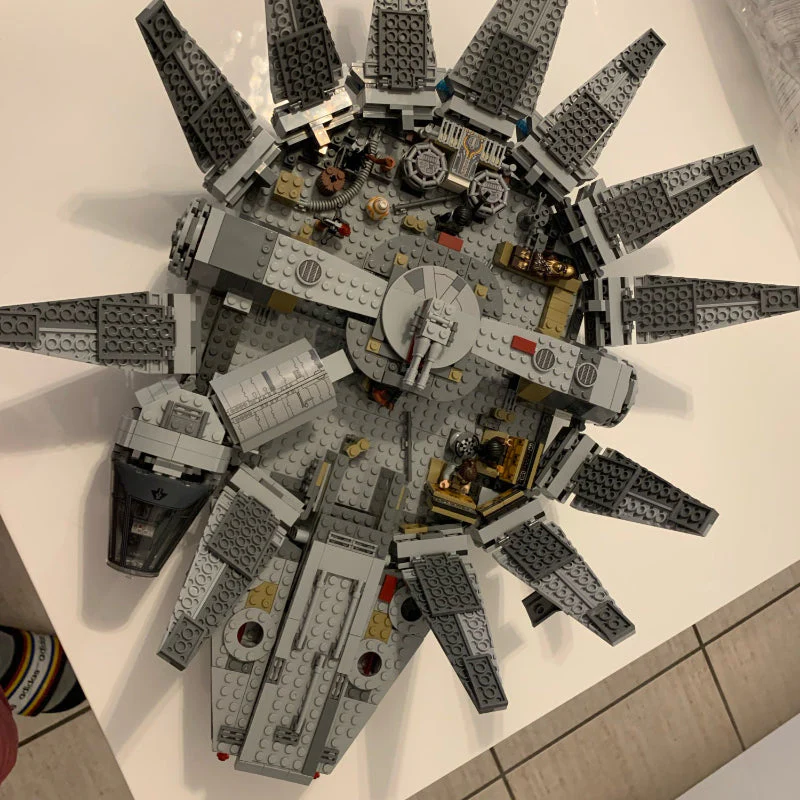 Millennium Falcon Spaceship 1403PCs - ENBRIC