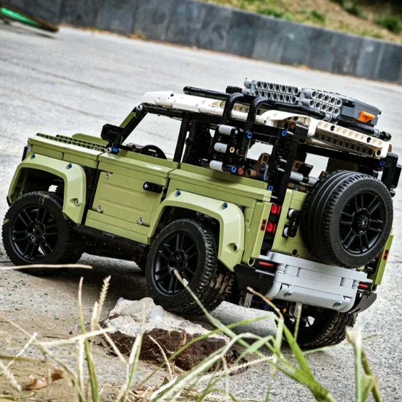 Land SUV Rover Defender Building Kit 2612 Pieces - ENBRIC