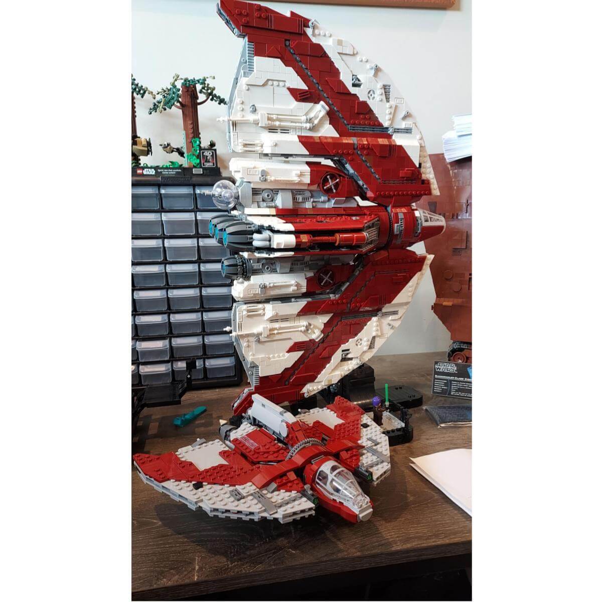 Star Wars Ahsoka Tano Jedi T6 Shuttle UCS 5666PCs - ENBRIC