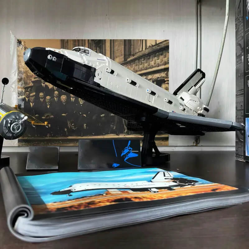 NASA Space Shuttle Discovery 2400PCs - ENBRIC