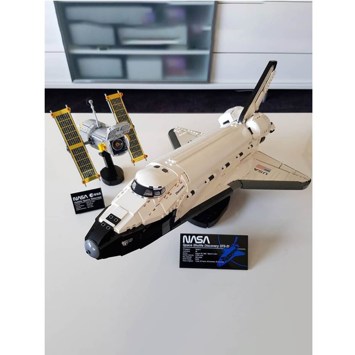NASA Space Shuttle Discovery 2400PCs - ENBRIC