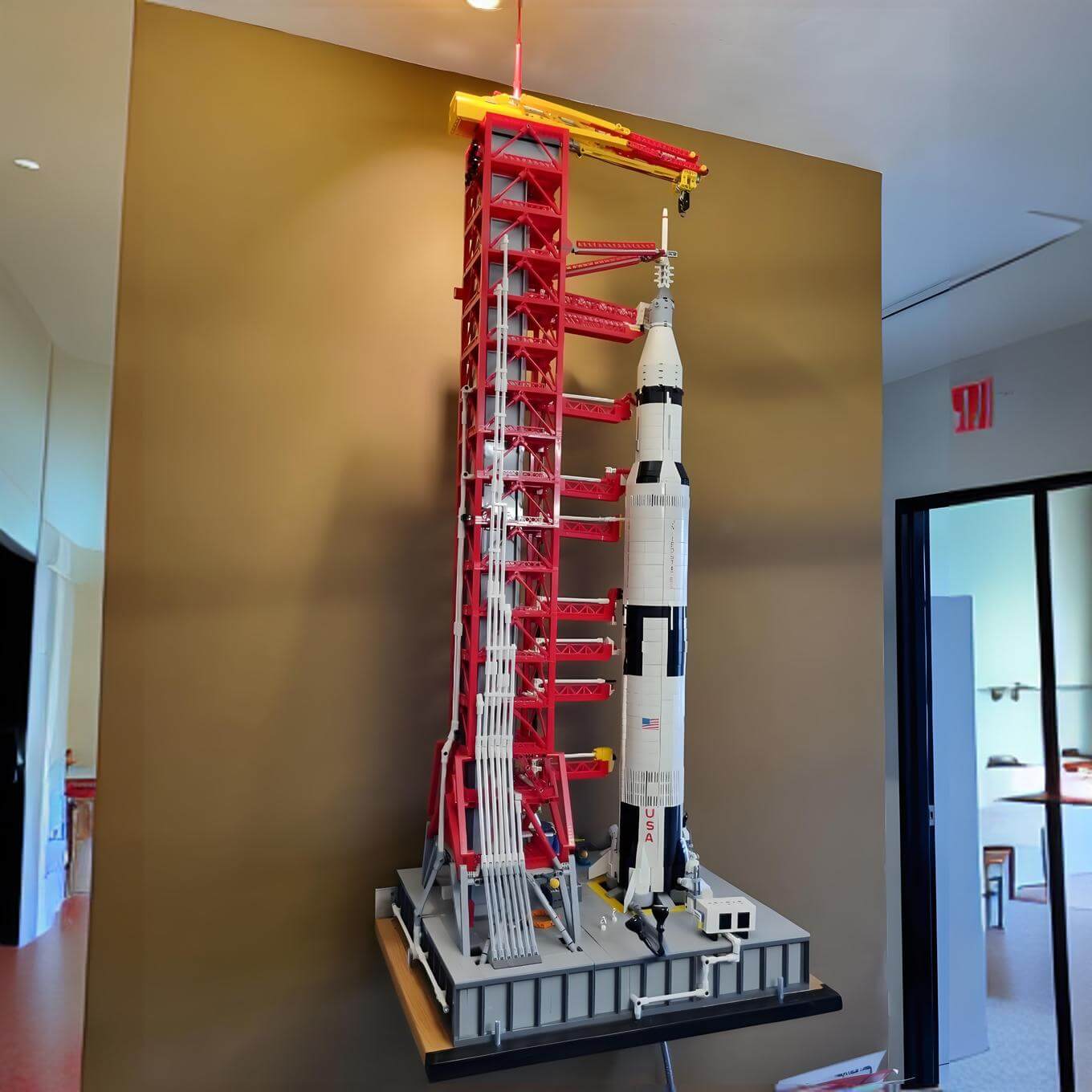NASA Saturn-V Launch Umbilical Tower building blocks kit - ENBRIC