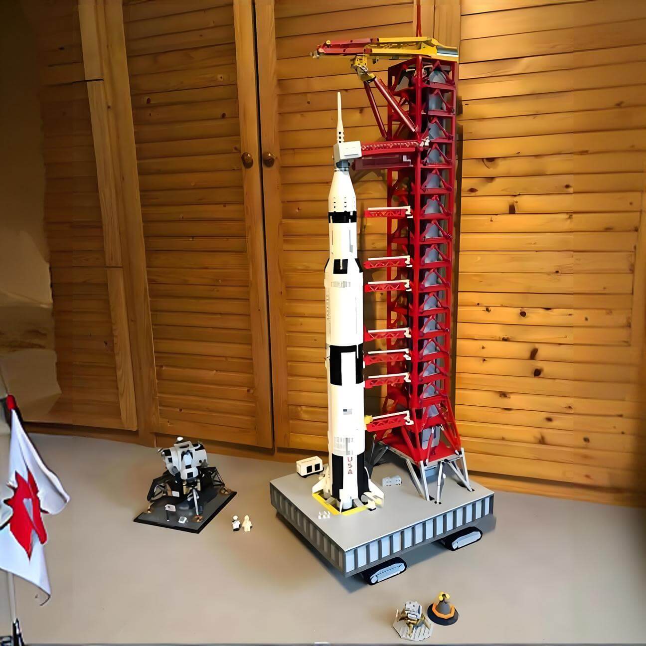 NASA Saturn-V Launch Umbilical Tower building blocks kit - ENBRIC