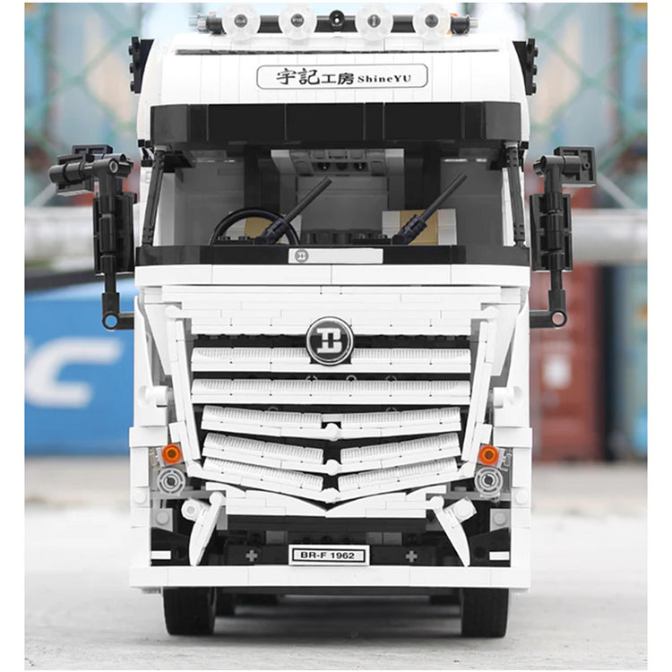 Remote Controlled Cargo Truck 2949pcs - ENBRIC