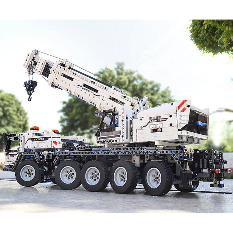 Remote Controlled Crane 2818pcs - ENBRIC