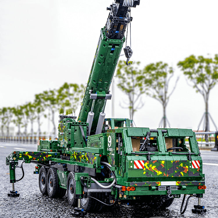 Remote Controlled Armoured Rescue Vehicle 5538pcs - ENBRIC