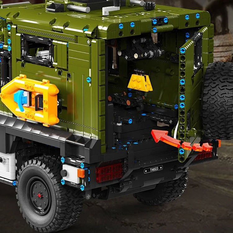Armoured Military Ambulance 3849pcs - ENBRIC