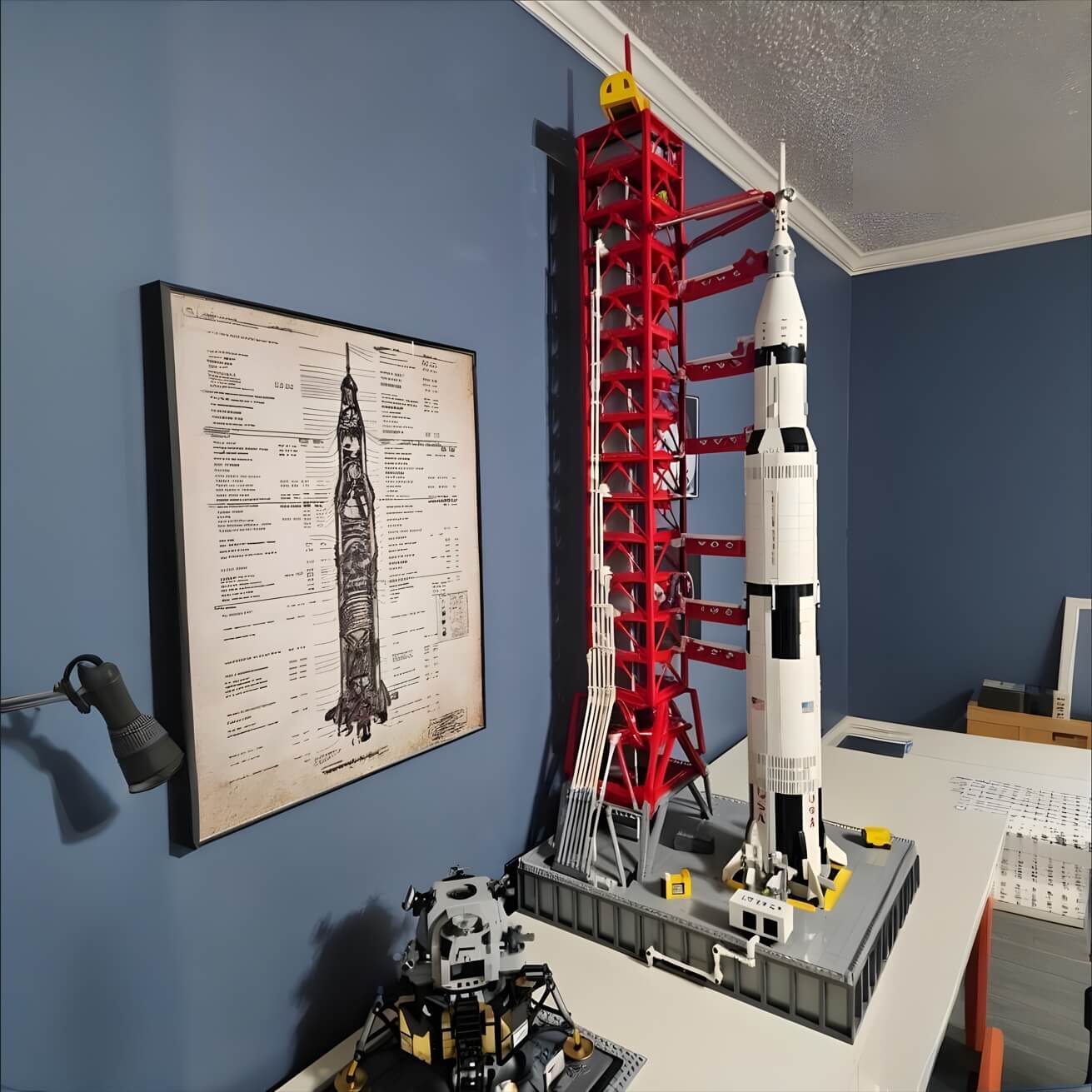 NASA Saturn-V Launch Umbilical Tower building blocks kit - ENBRIC