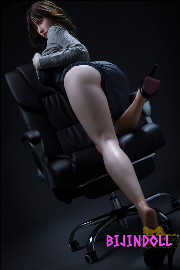 Irontechdoll 165cm G-Cup Silicone busty beautiful boss sex doll with plump body and huge breasts