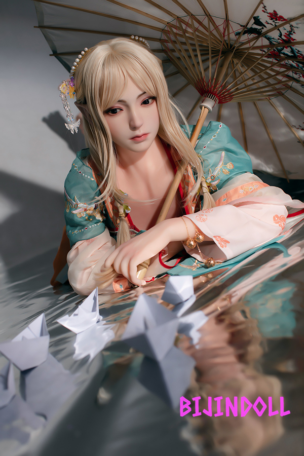 Bezlya 三色菫 160cm B-cup Silicone Chinese Beautiful Real Love Doll Court Style Luxury Dutch Doll Creampie