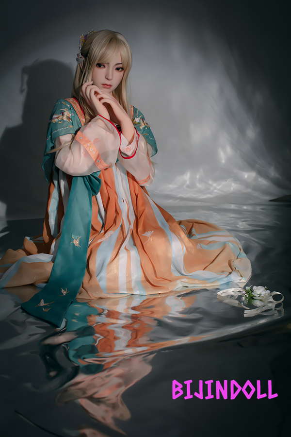 Bezlya 三色菫 160cm Ｂ-cup Silicone Chinese Beautiful Real Love Doll Court Style Luxury Dutch Doll Creampie