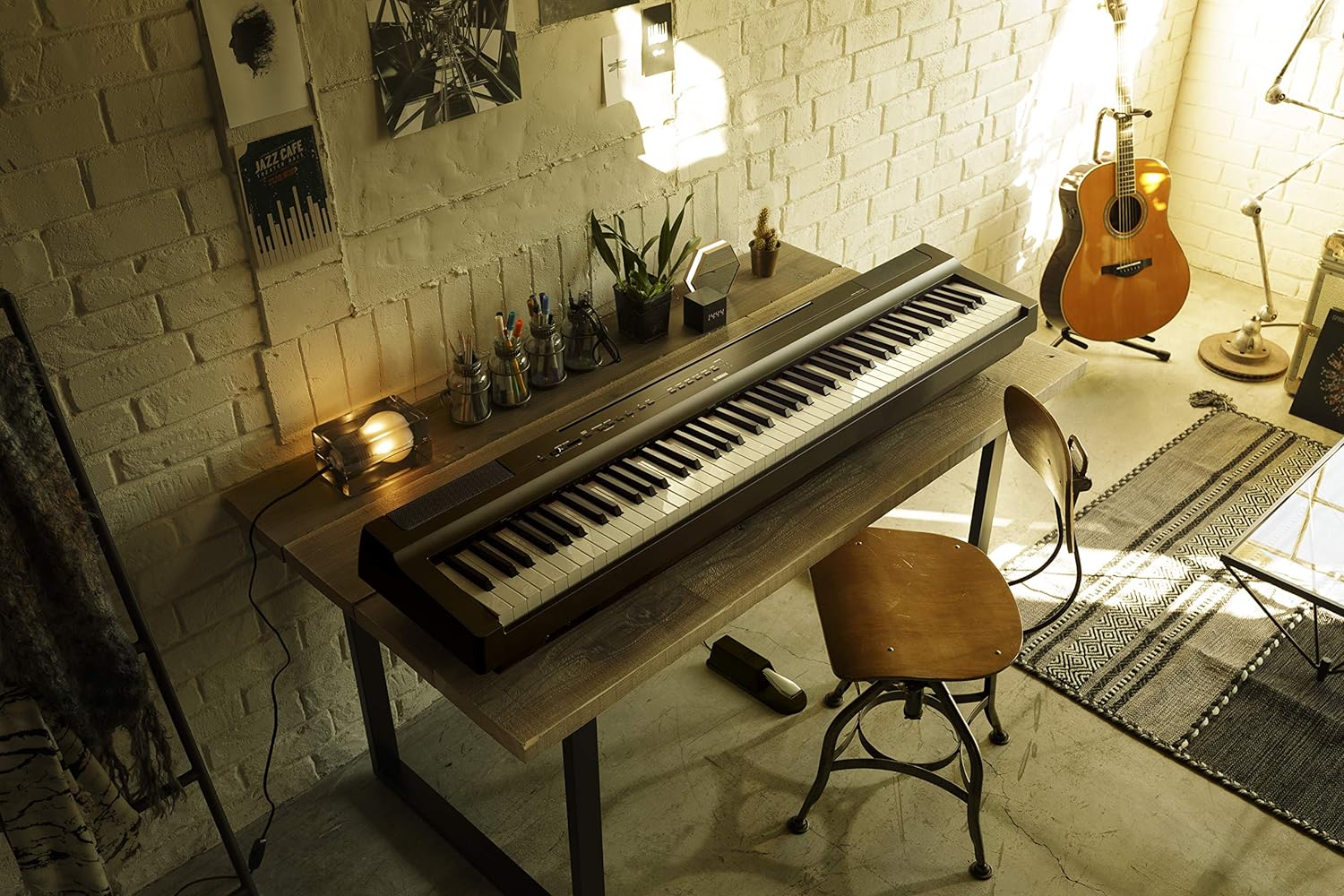 Yamaha P-125 Portable Digital Piano - Slim, Dynamic and Powerful, for Hobbyists and Beginners