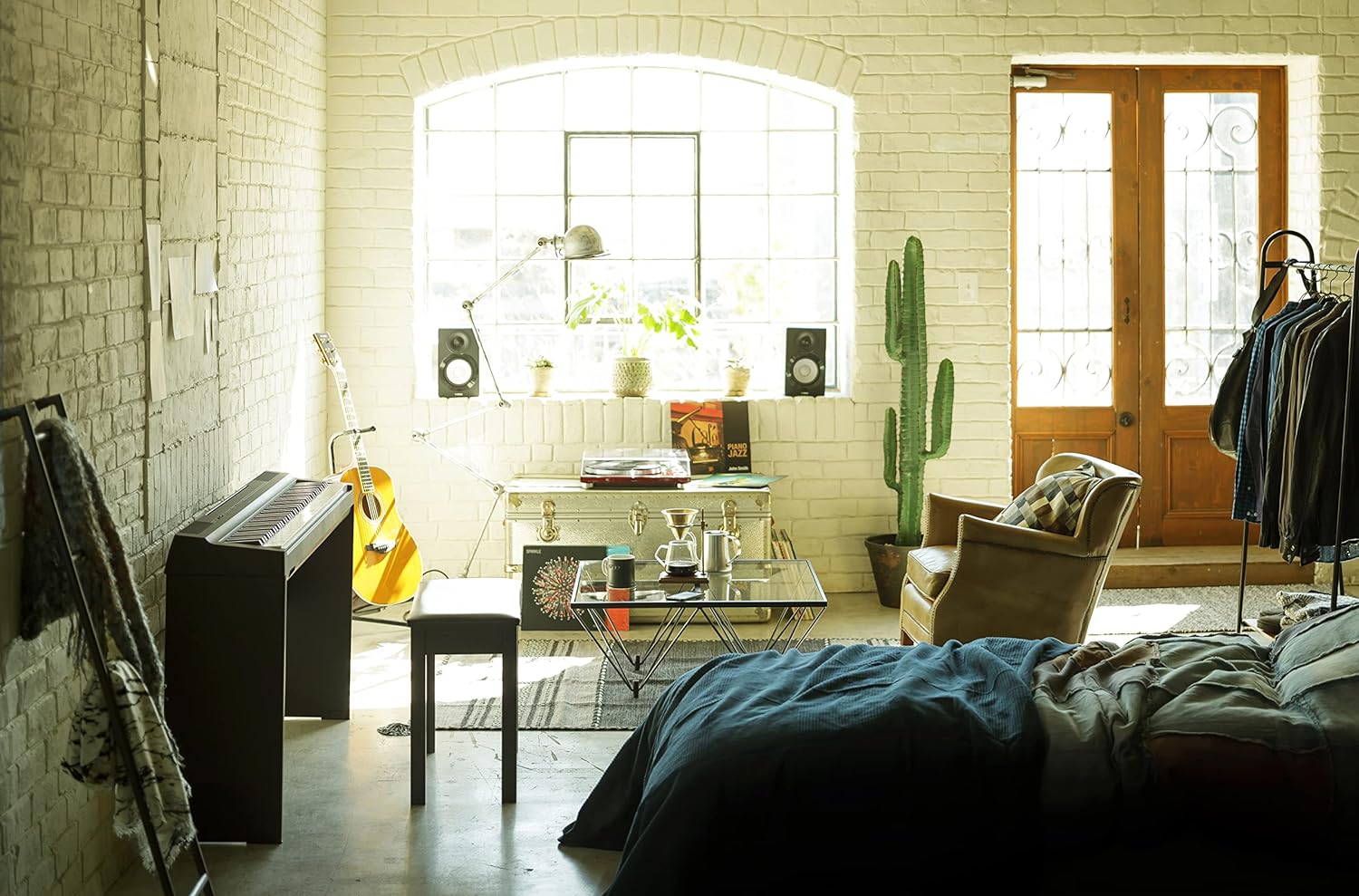 Yamaha P-125 Portable Digital Piano - Slim, Dynamic and Powerful, for Hobbyists and Beginners