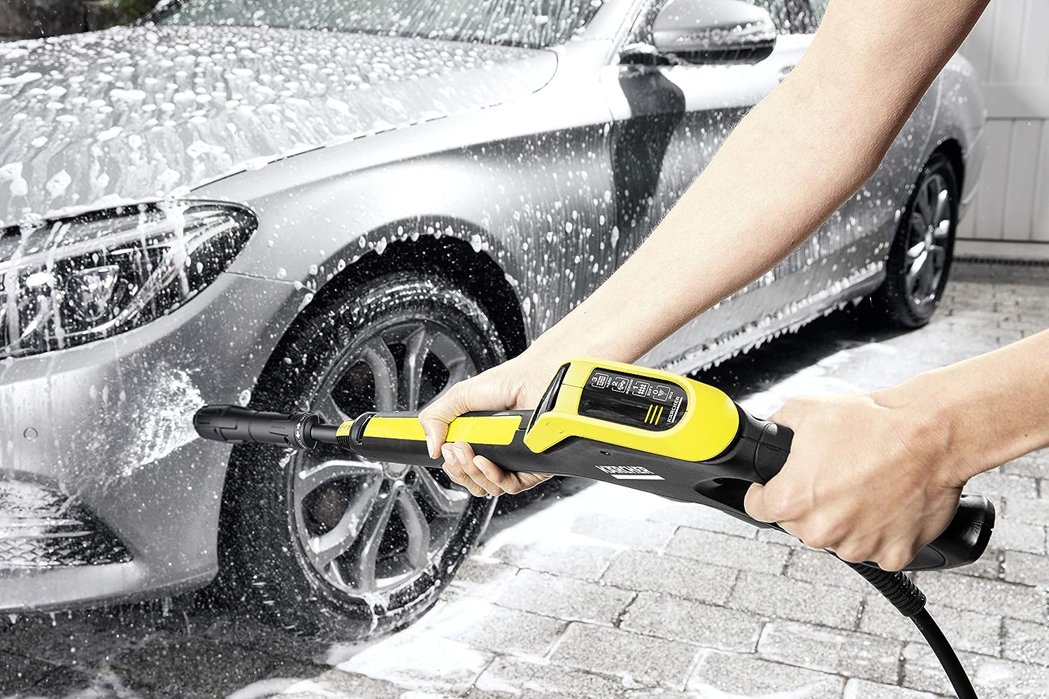 Kärcher K4 Premium Power Control Car & Home high pressure washer: Intelligent app support - the right solution for heavier soiling - incl. hose reel and car & home kit