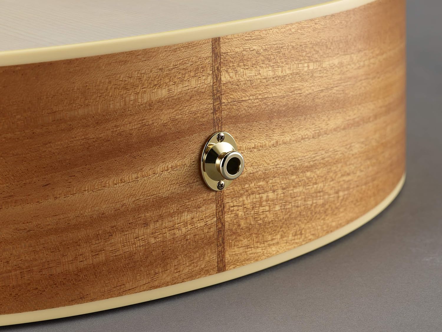 Yamaha F370 Full Size Steel String Acoustic Guitar - Traditional Western Body