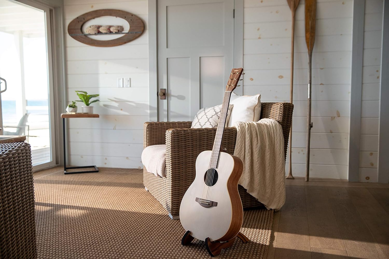 Yamaha F370 Full Size Steel String Acoustic Guitar - Traditional Western Body