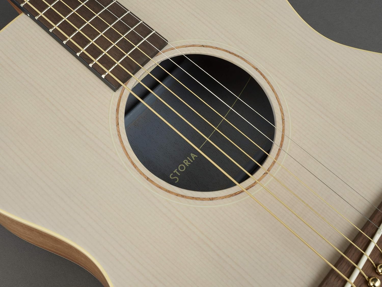 Yamaha F370 Full Size Steel String Acoustic Guitar - Traditional Western Body