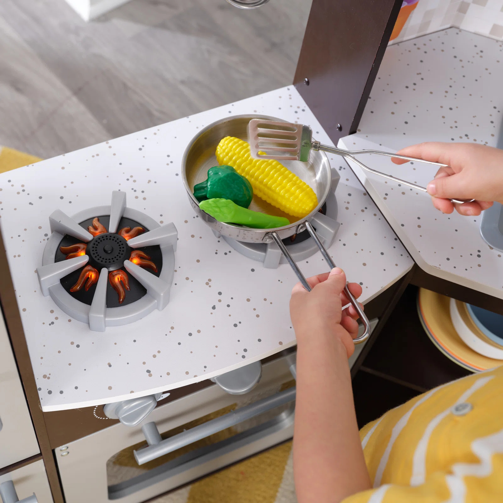 【Baby&Kids】Ultimate Corner Play Kitchen with Lights & Sounds, Espresso