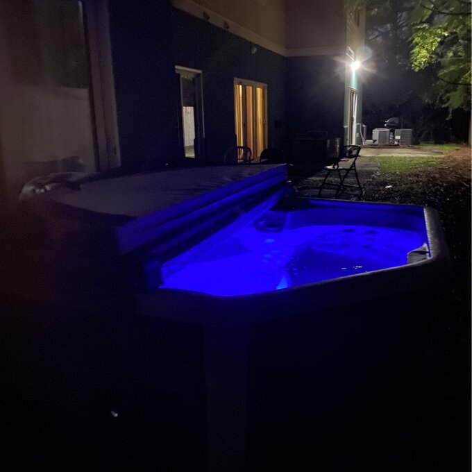 【Sports&Outdoors】Lifesmart Spas Sereno 4 - Person 22 - Jet Plug And Play Hot Tub with Ozonator