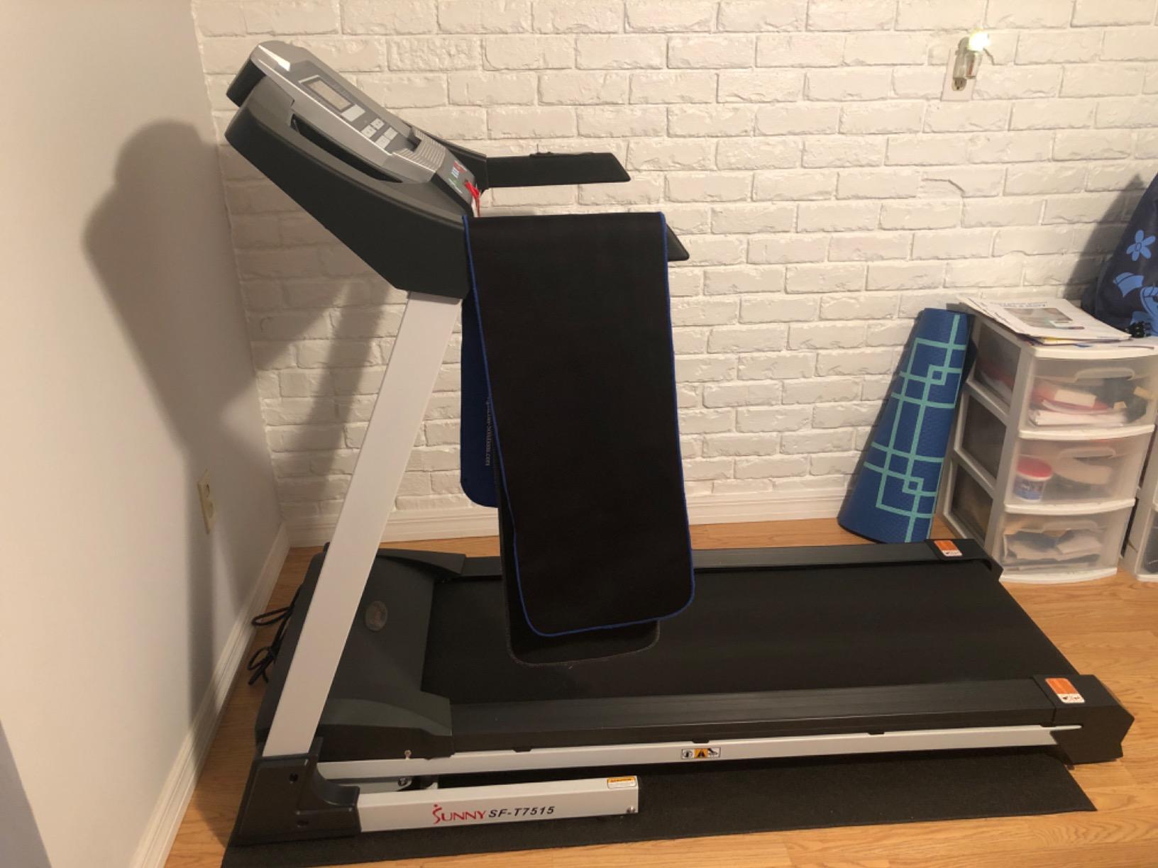 【Sports&Outdoors】Smart Treadmill with Auto Incline, Speakers, Bluetooth, LCD & Pulse Monitor, Phone Function