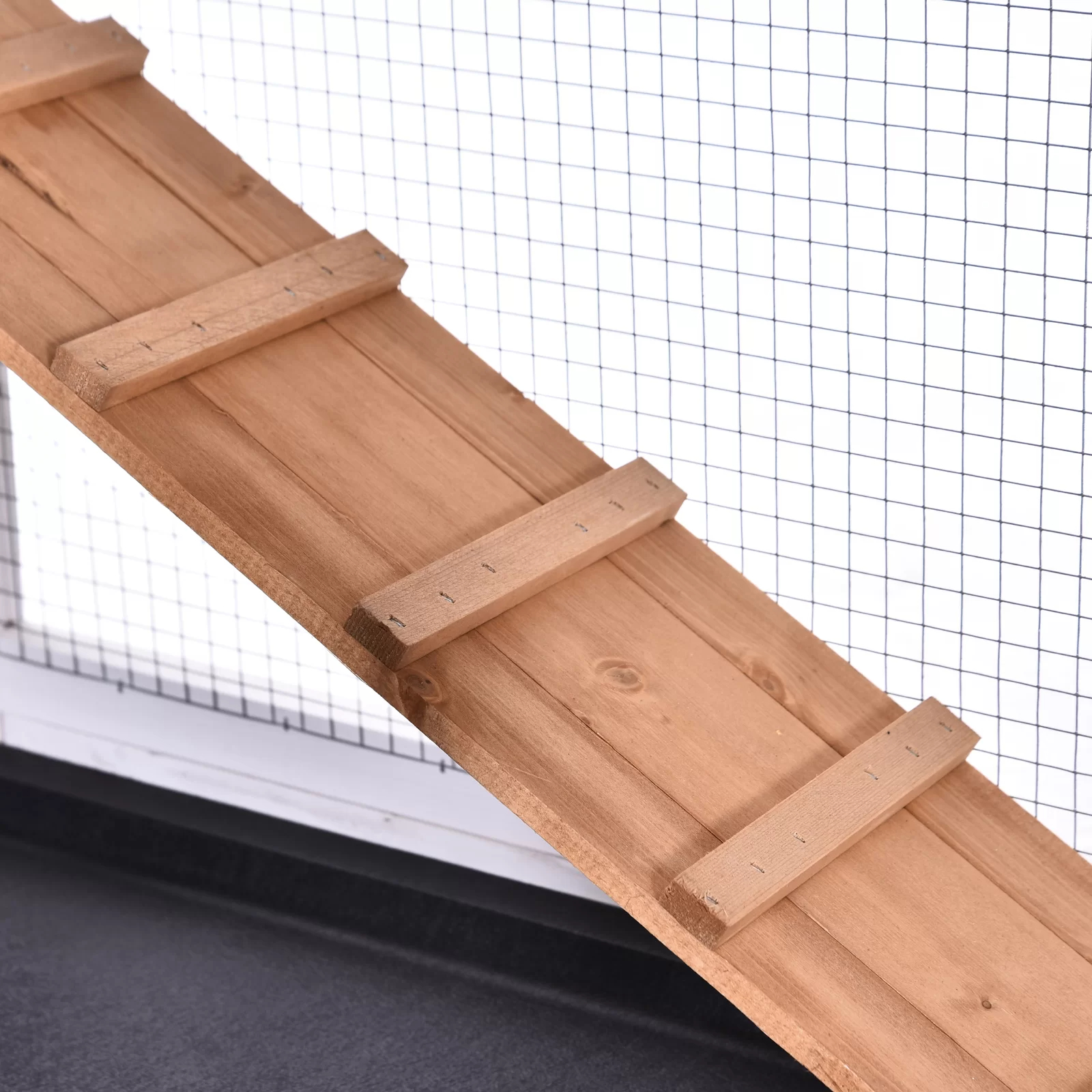 【Pet】Violetta Weather Resistant Rabbit Hutch with Ramp