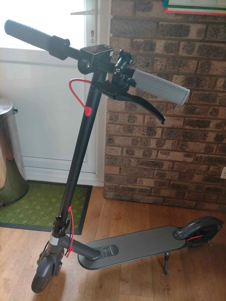 【Sports&Outdoors】AOVOPRO ELECTRIC SCOOTER M365