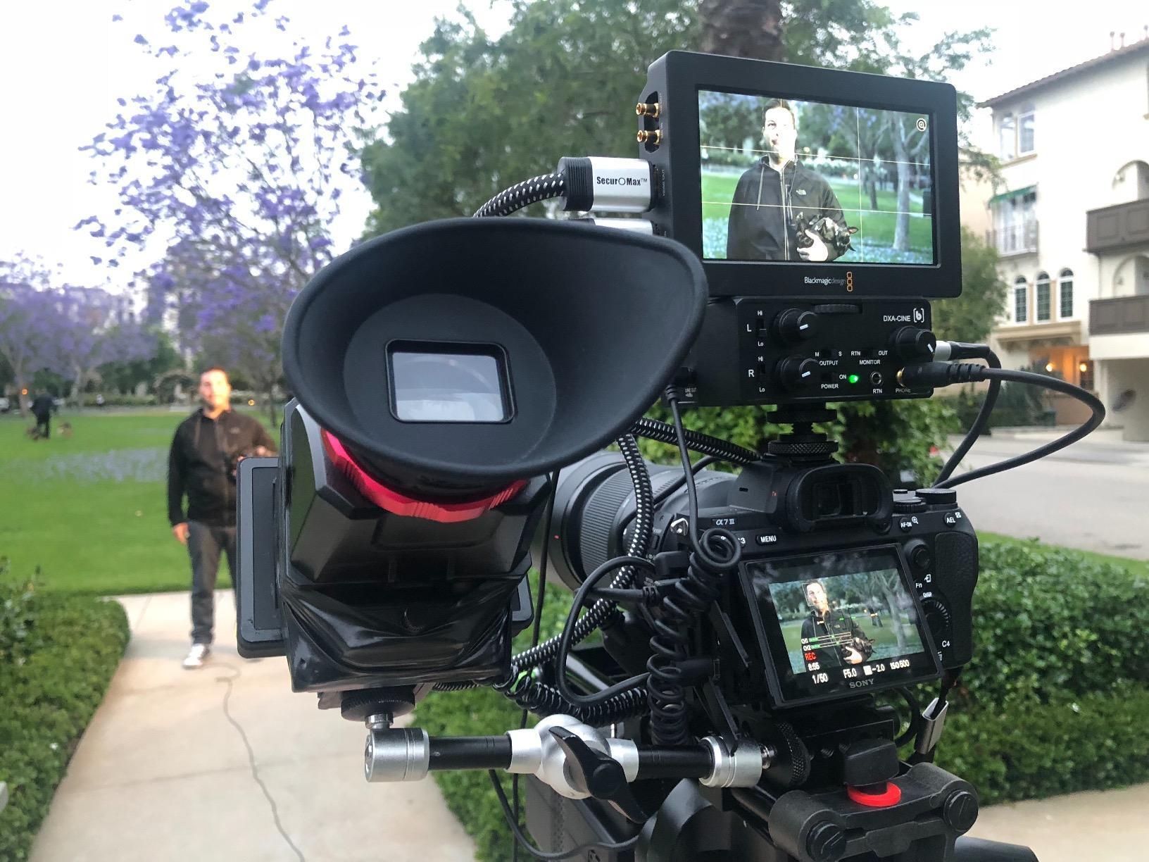 【Electronics】Sony a7 III ILCE7M3/B Full-Frame Mirrorless Interchangeable-Lens Camera with 3-Inch LCD