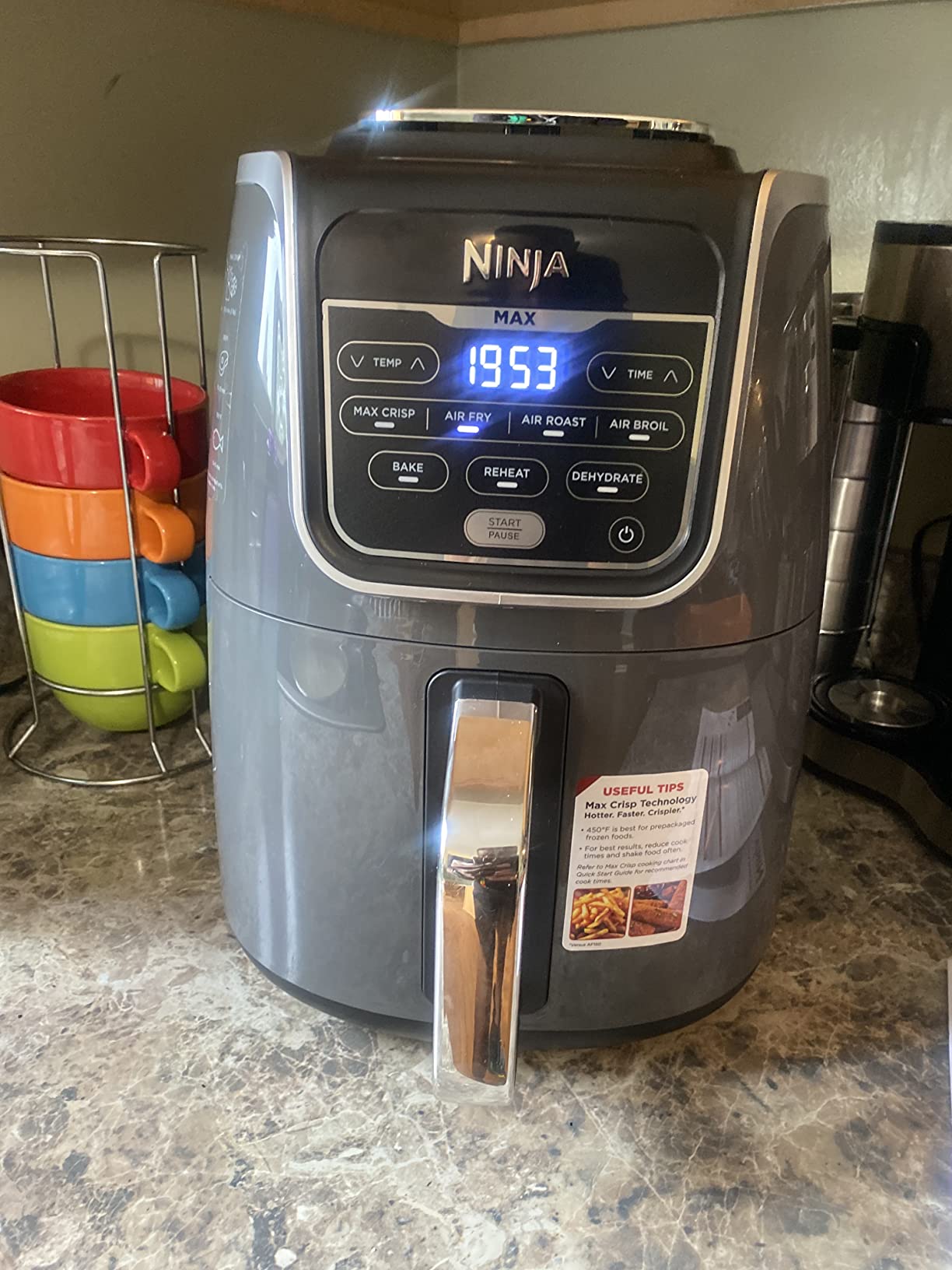 Ninja AF161 Max XL Air Fryer that Cooks, Crisps, Roasts, Bakes, Reheats & Dehydrates, 5.5 Quart