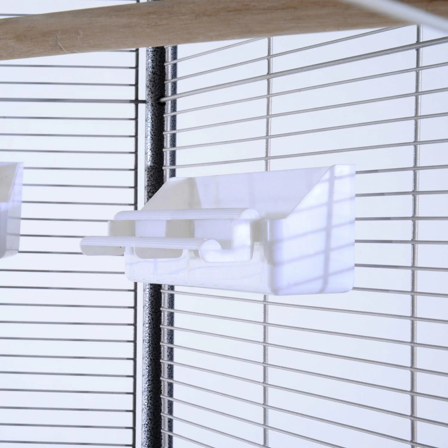 【Pet】Franconia 79'' Iron Pointed Top Flight Cage with Wheels