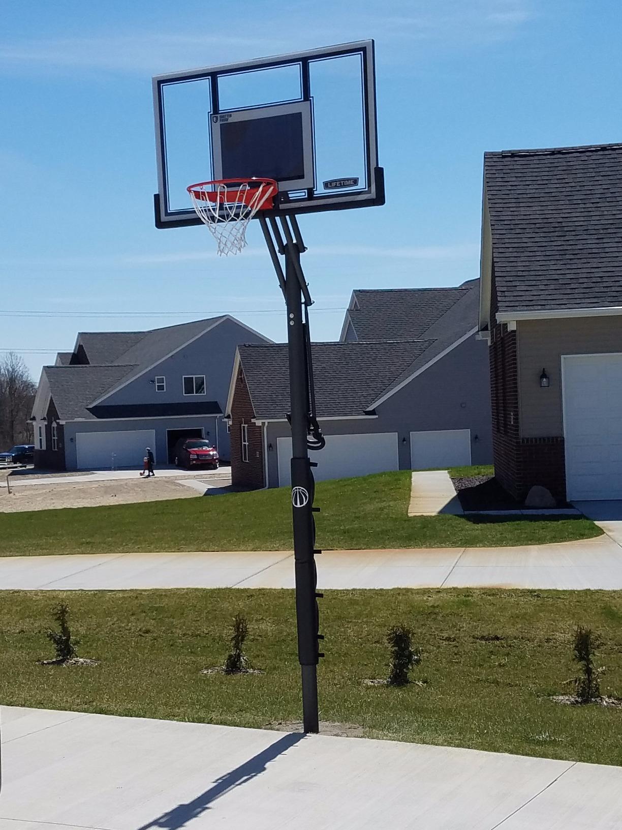 【Sports&Outdoors】Lifetime Adjustable Basketball Hoop