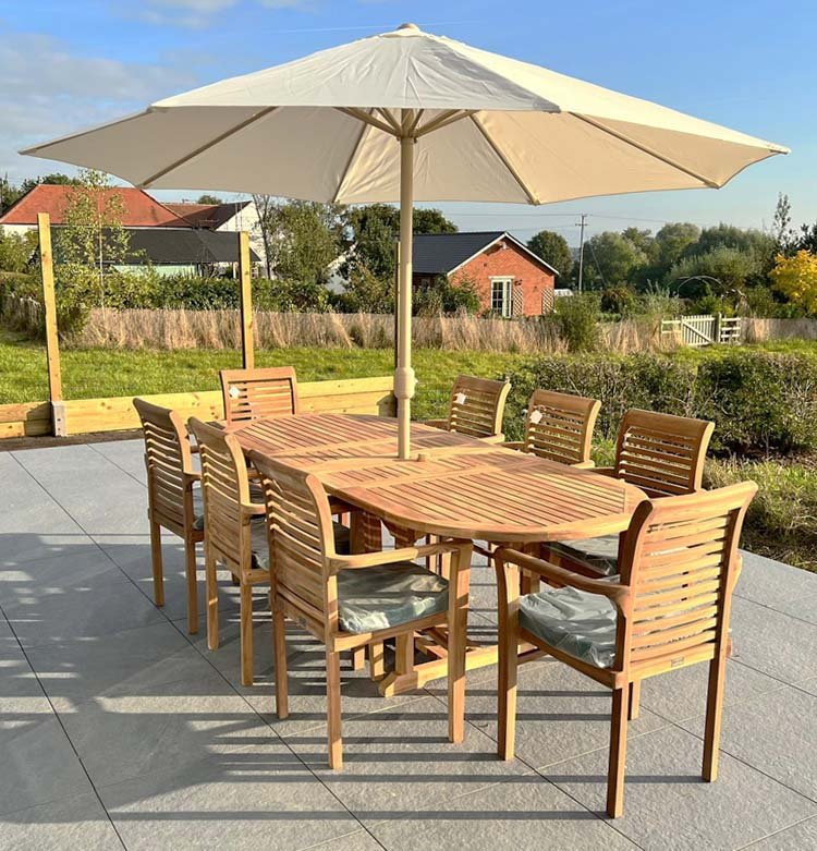 【Home&Garden】【BS】Regal oval double extending table, 8 x teak stacking chairs, free parasol and cushions