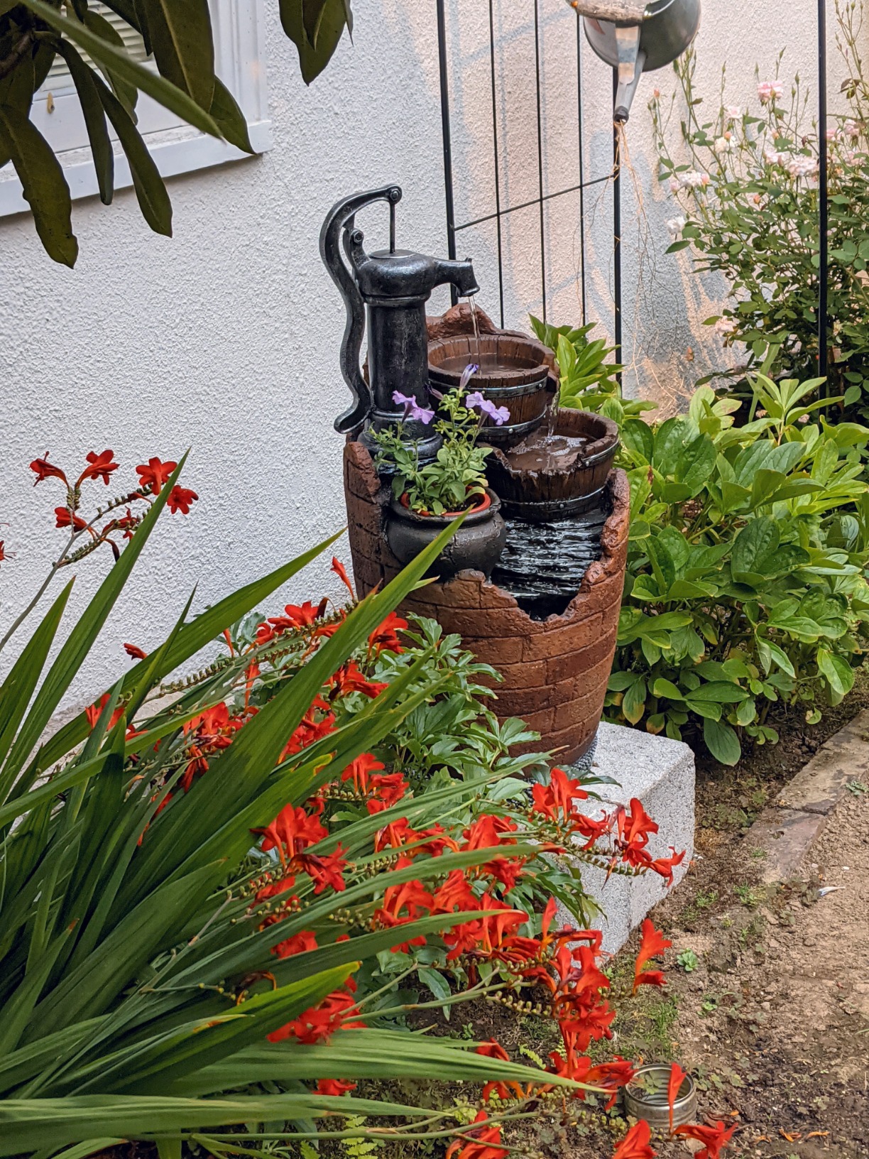 【Décor】Jeco Glenville Water Pump Cascading Water Fountain