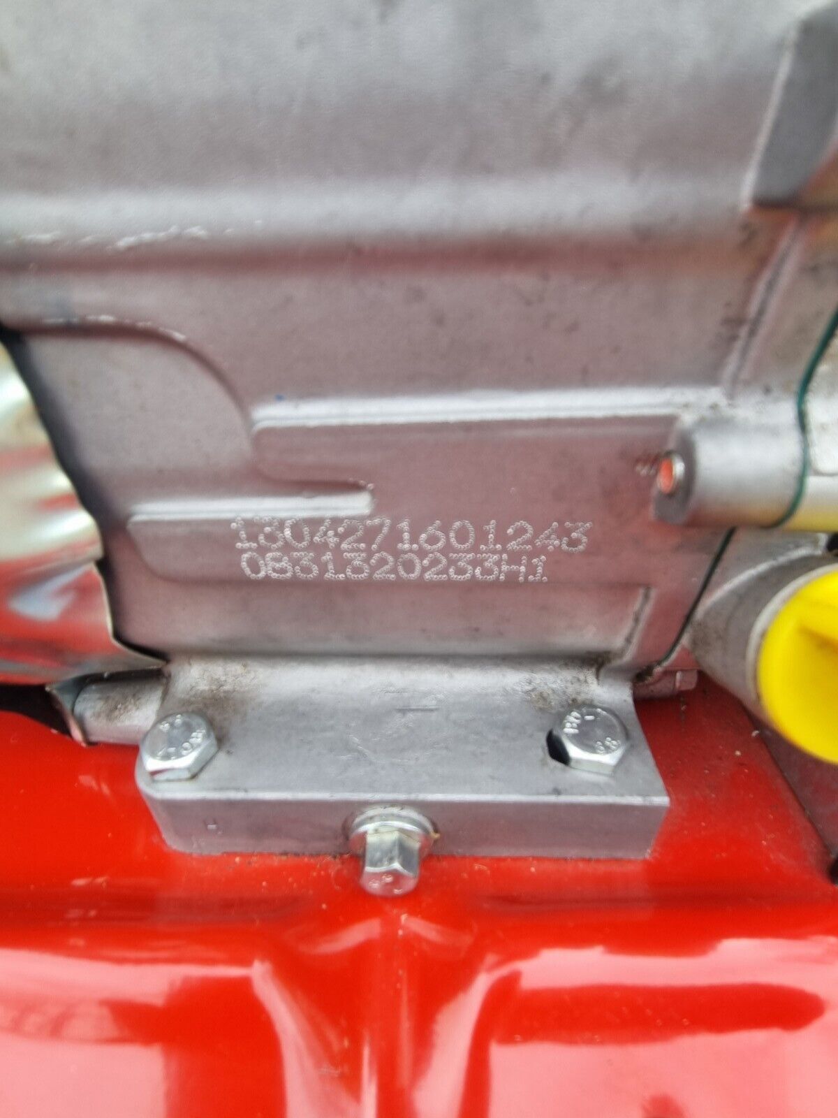 Petrol Lawn Scarifier, 550 Series 127cc Engine