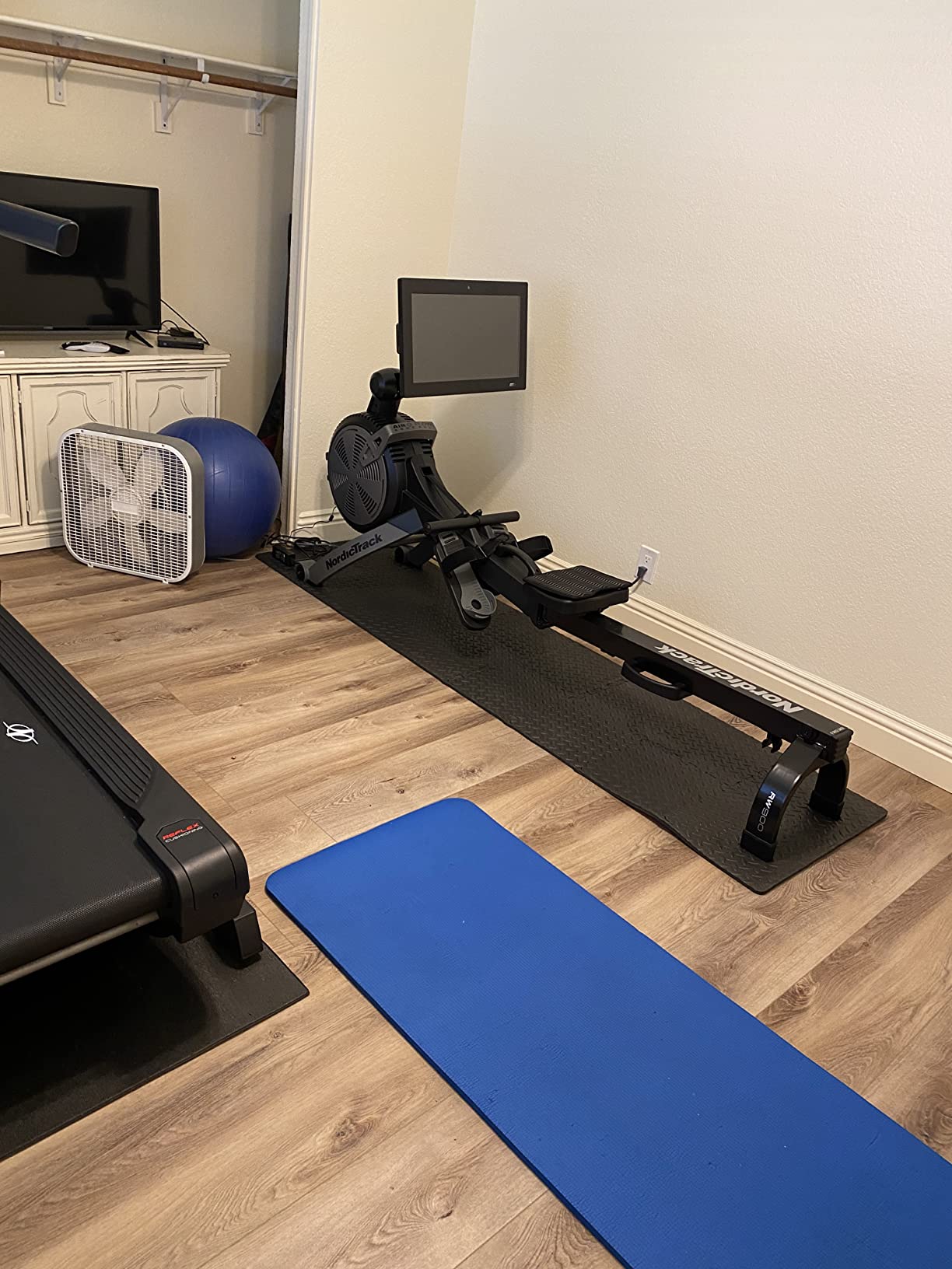 【Sports&Outdoors】NordicTrack Smart Rower with 10” HD Touchscreen and 30-Day iFIT Family Membership