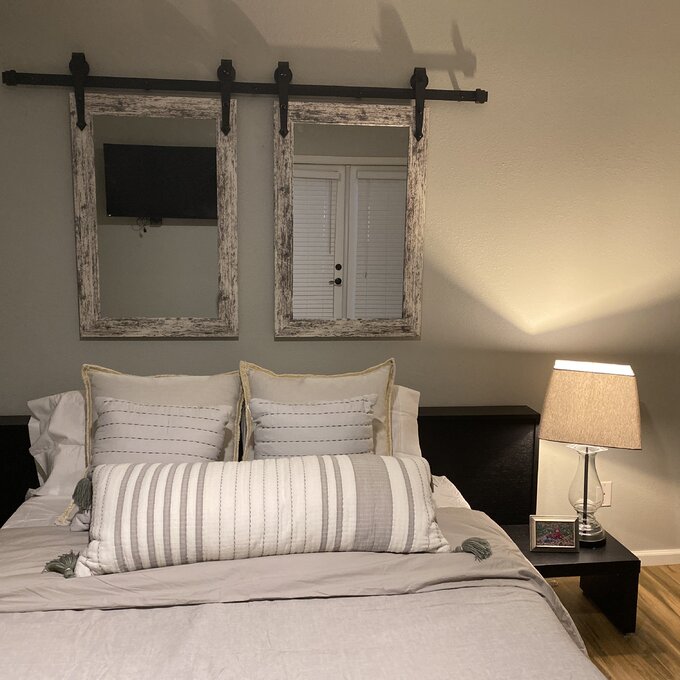 【Home Improvement】Herzberg Rectangle Wood Wall Mirror