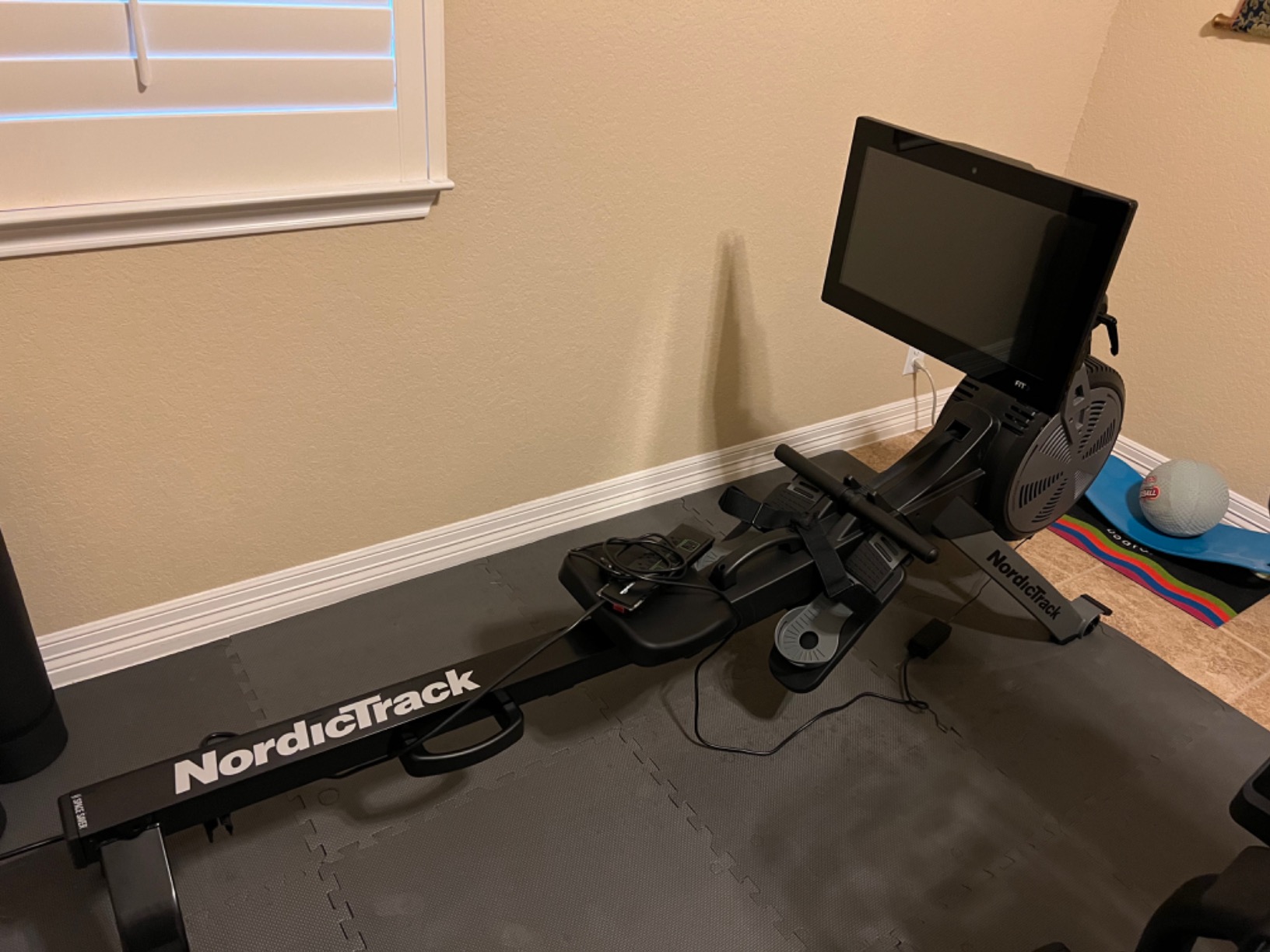 【Sports&Outdoors】NordicTrack Smart Rower with 10” HD Touchscreen and 30-Day iFIT Family Membership