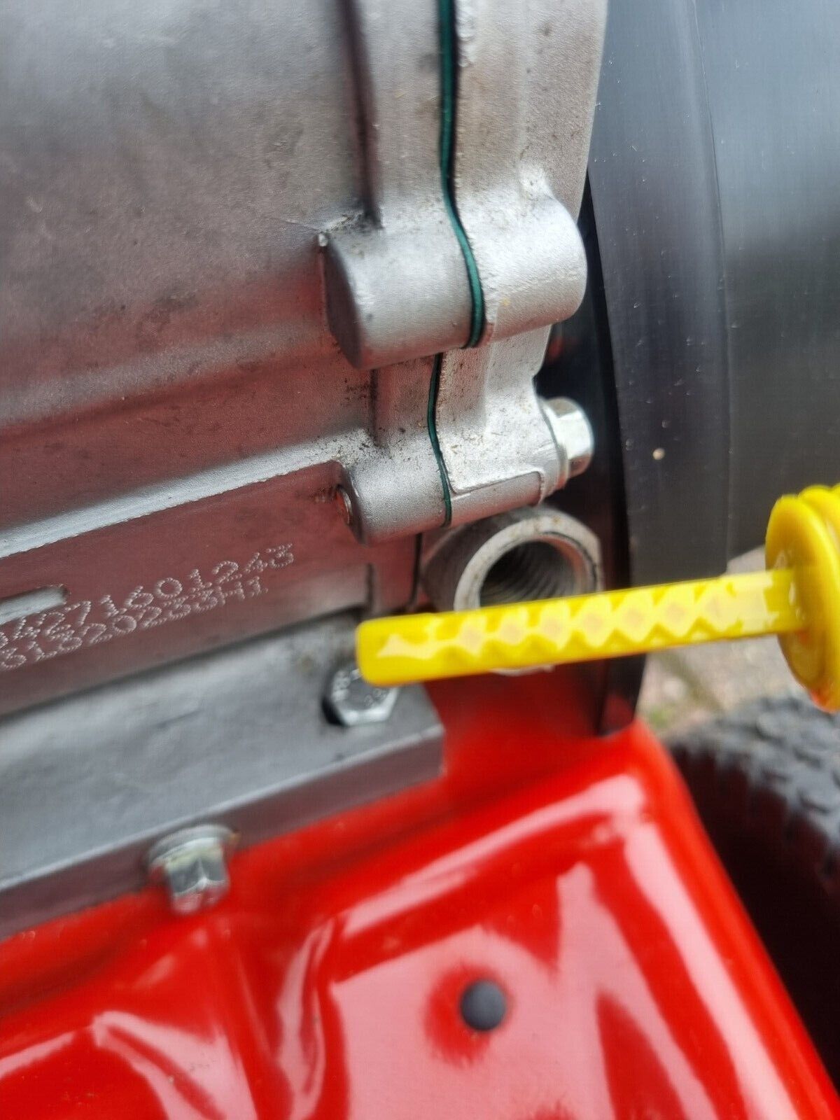 Petrol Lawn Scarifier, 550 Series 127cc Engine