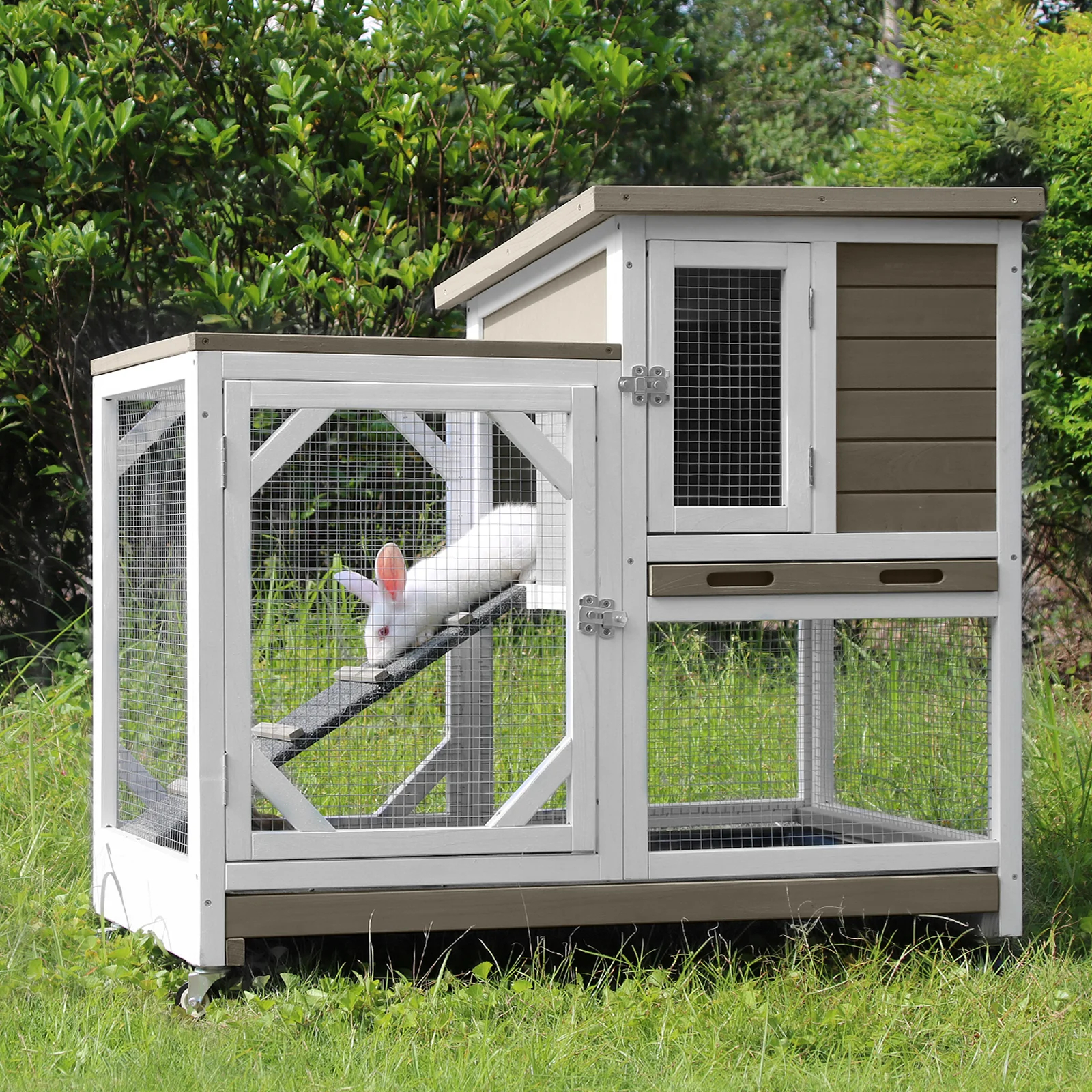 【Pet】Gossy Weather Resistant Rabbit Hutch with Ramp