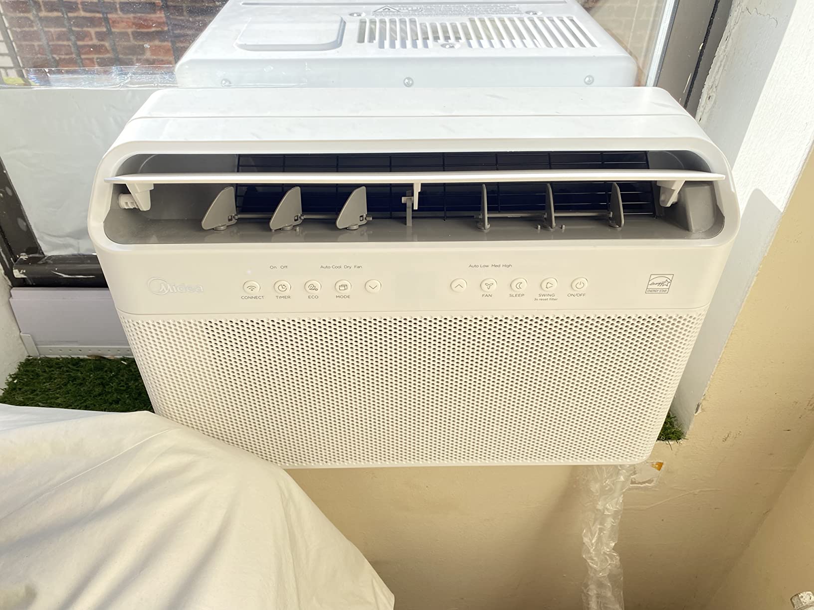 【Appliances】Midea 12,000 BTU U-Shaped Smart Inverter Window Air Conditioner–Cools up to 550 Sq. Ft.