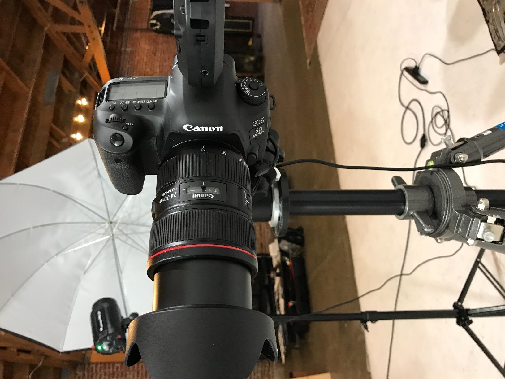 Canon EOS 5D Mark IV Full Frame Digital SLR Camera with EF 24-70mm f/4L IS USM Lens Kit with Canon EF 16–35mm f/2.8L III USM Lens《NO8》