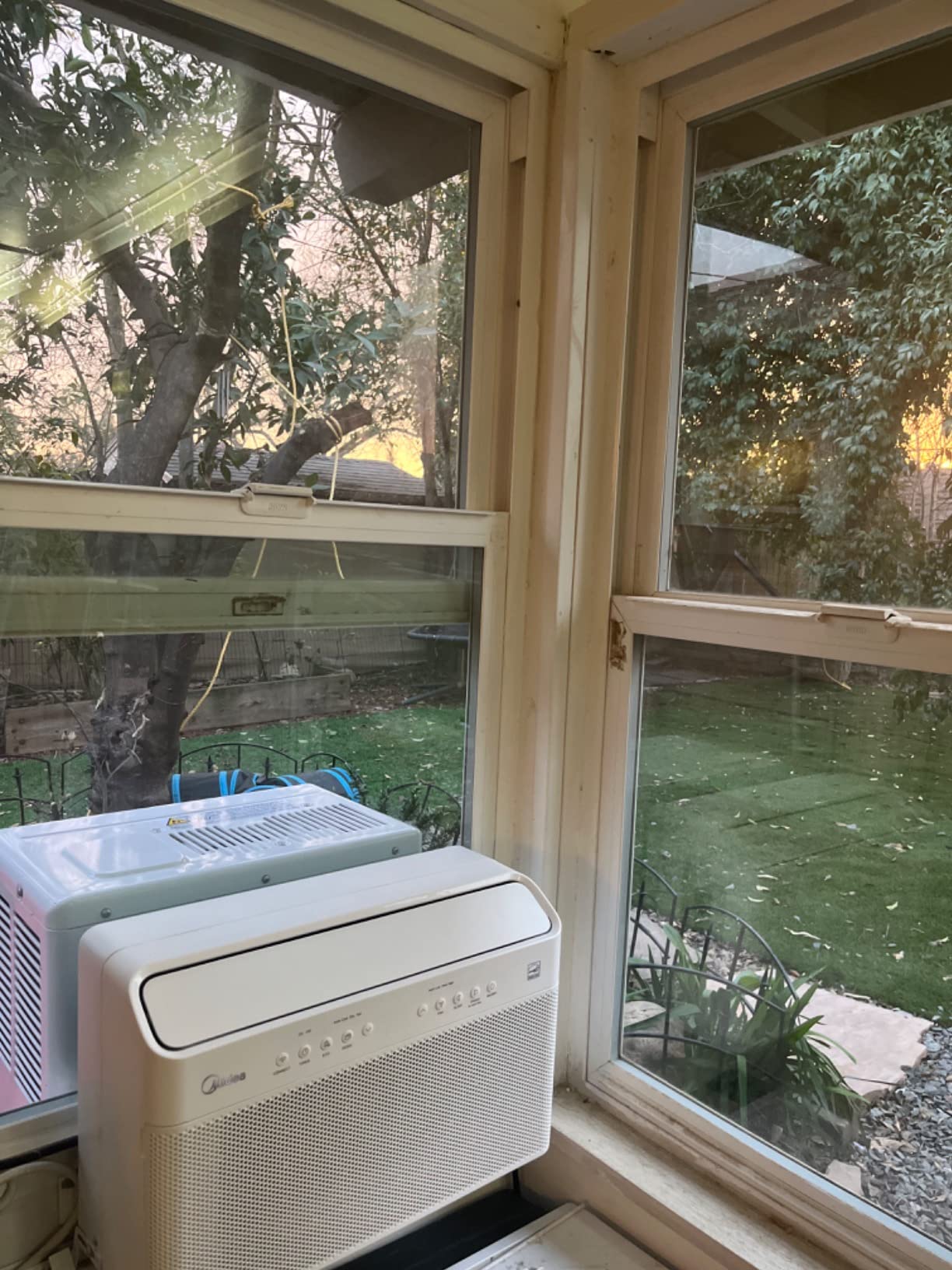 【Appliances】Midea 12,000 BTU U-Shaped Smart Inverter Window Air Conditioner–Cools up to 550 Sq. Ft.