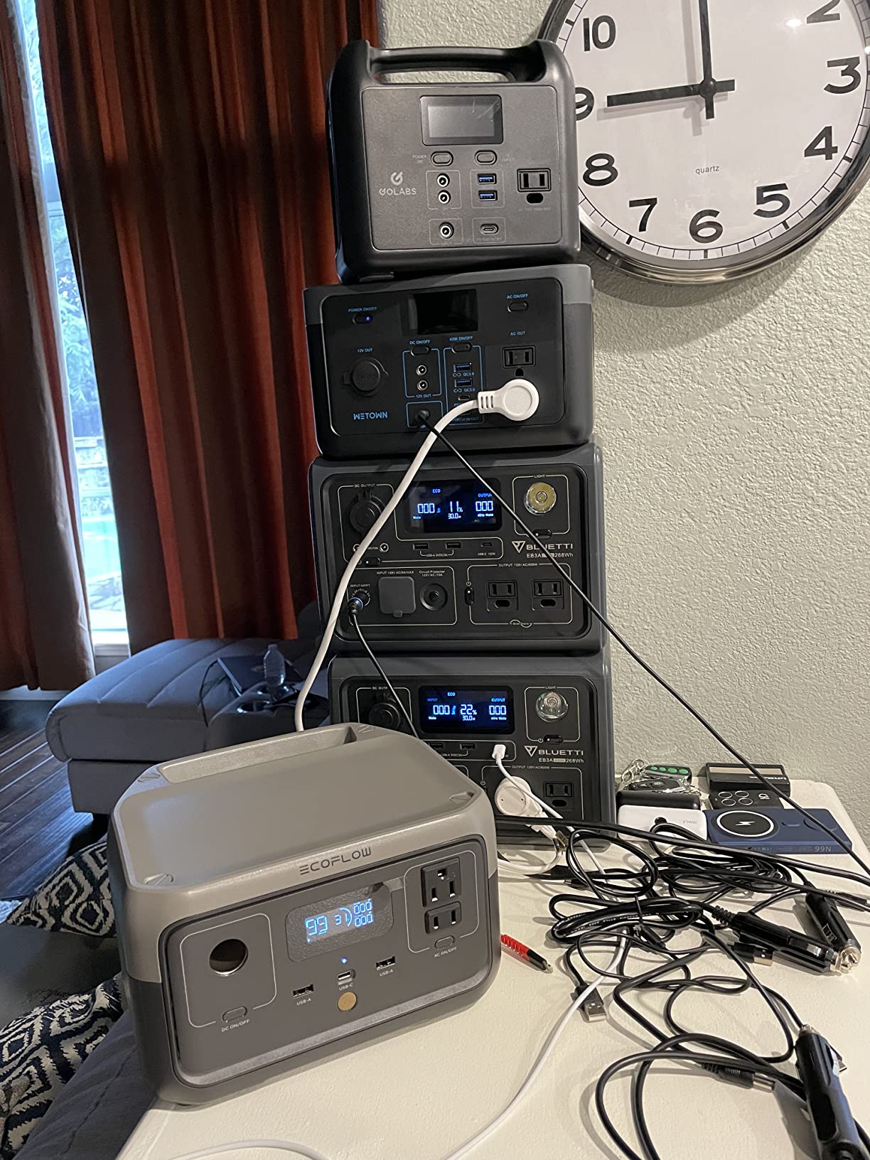 Portable outdoor power station with XT60i cable, solar generator with lithium iron phosphate, 3 x 800 W AC outlets, 70 hours fast charging, suitable for camping, emergencies, home backup power《NO8》