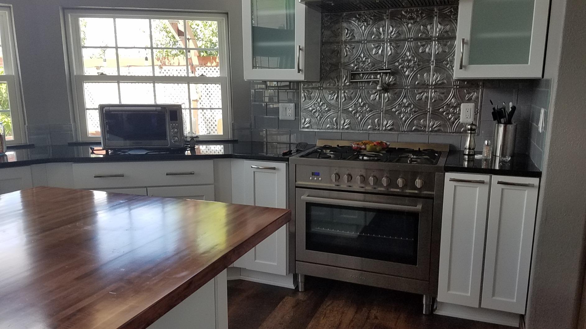 【Appliances】36 in. Gas Range with 5 Burner Cooktop, 3.8 cu. ft. Capacity Rapid Convection Oven with 5 Functions