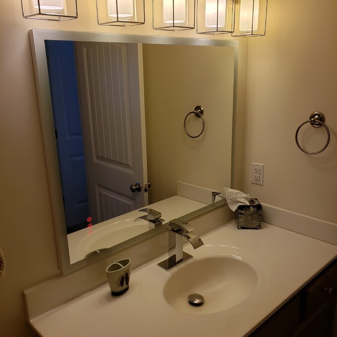 【Home Improvement】Bronson Rectangle LED Wall Mirror